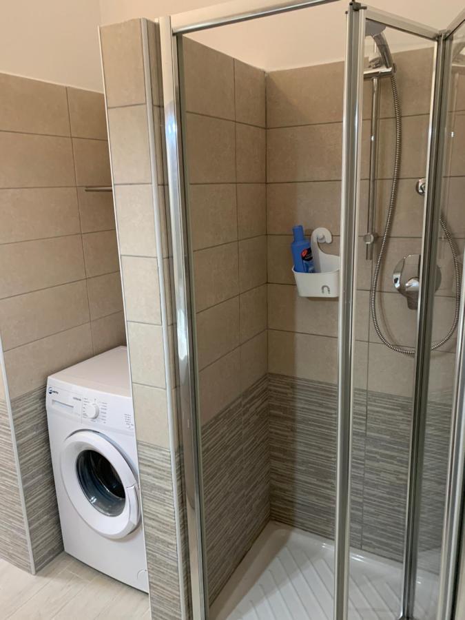 Casa Bianca 2 - Confortevole In Centro A モネーリア エクステリア 写真