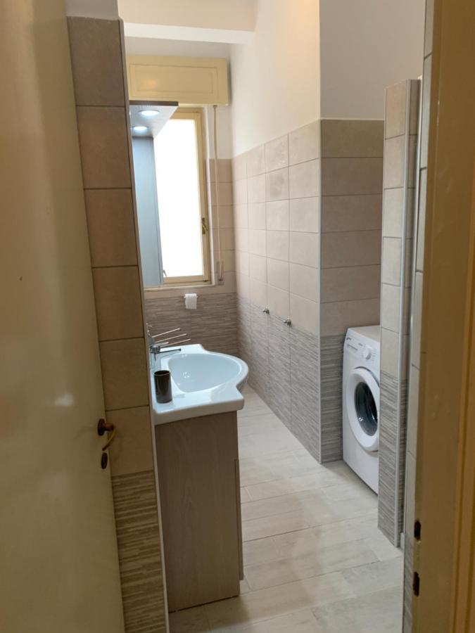 Casa Bianca 2 - Confortevole In Centro A モネーリア エクステリア 写真