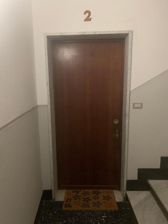 Casa Bianca 2 - Confortevole In Centro A モネーリア エクステリア 写真